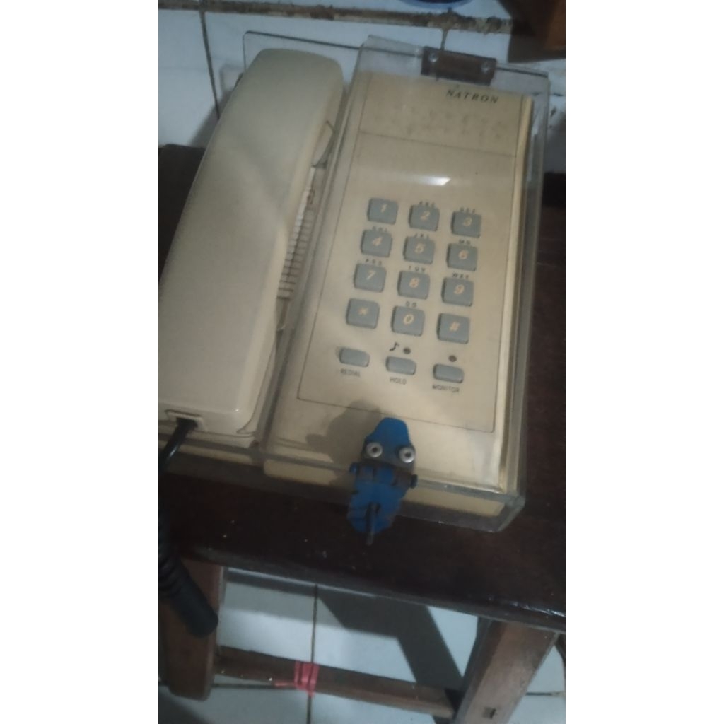 PESAWAT TELEPON TELPON RUMAH PSTN PAJANGAN TOKO KANTOR JADUL KUNO TUA
