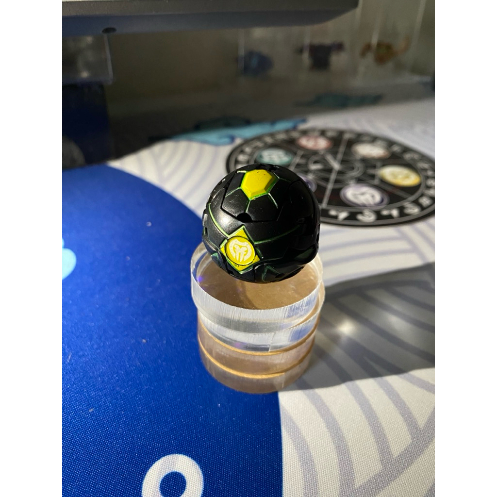 Bakugan B2 Rare Darkus Aranaut Bakugan