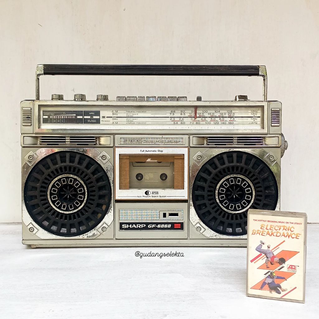Radio Tape Kaset Boombox Sharp Dekorasi Vintage