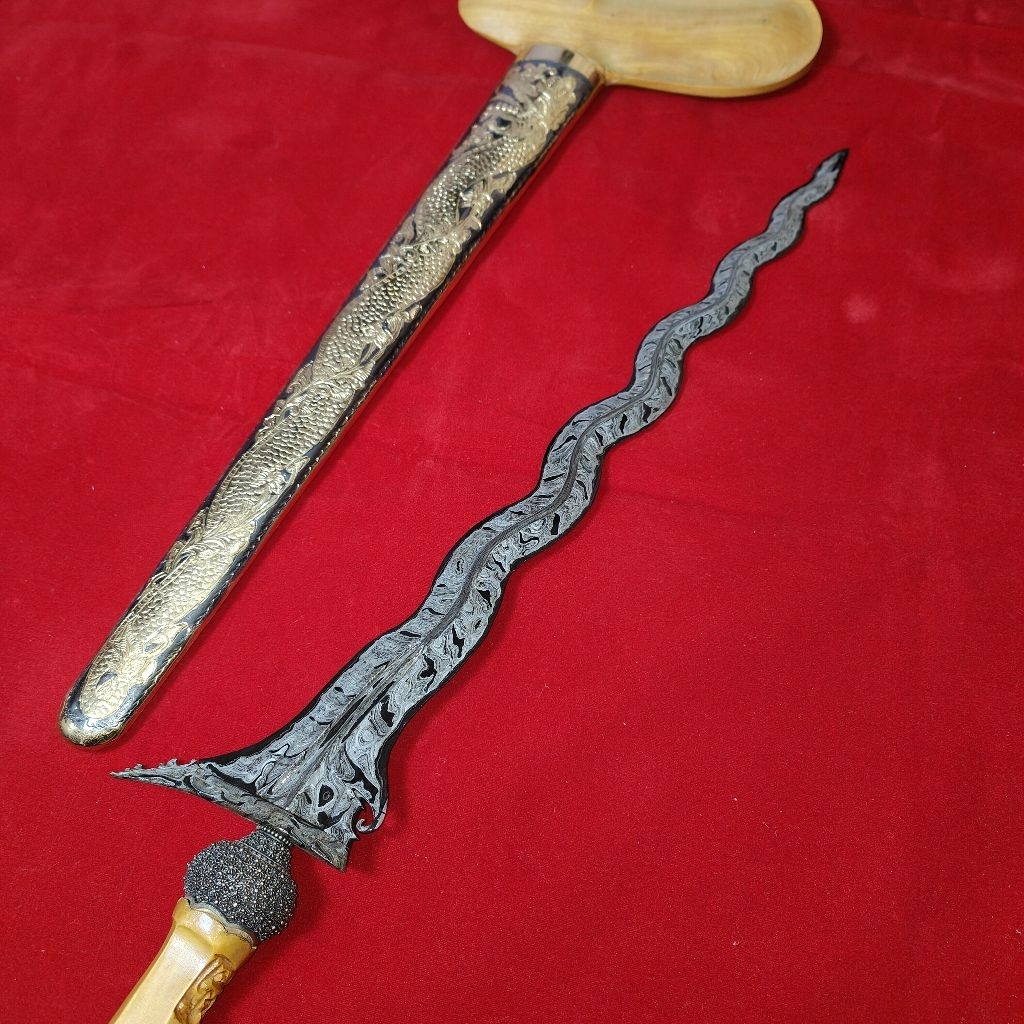 pusaka dapur sengkelat luk 13