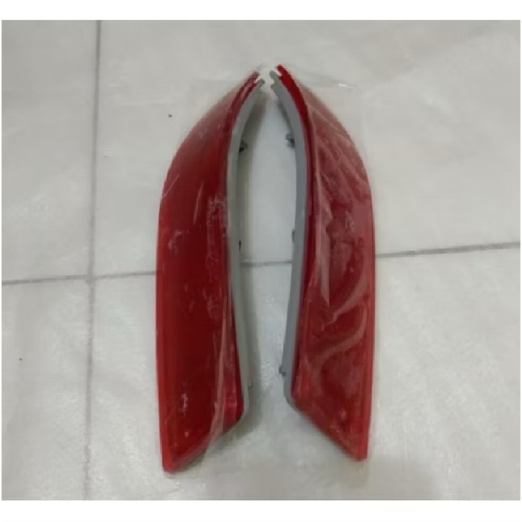 Lampu bemper belakang avanza 2016