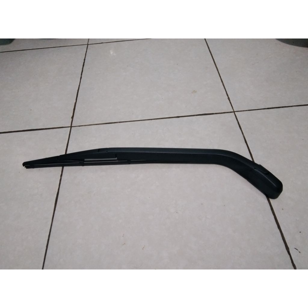 Tangkai wiper belakang karimun kotak GX custom