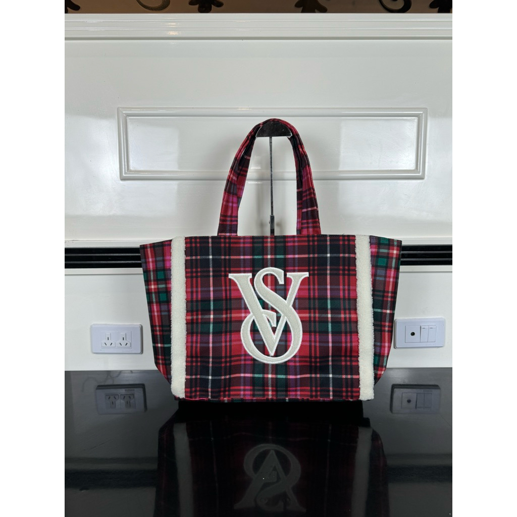 Victoria secret tote bag