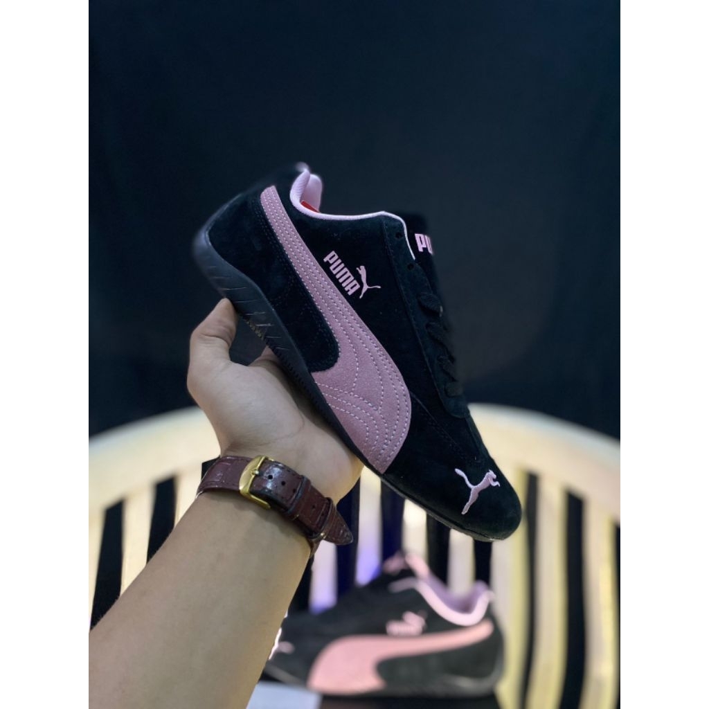 Sepatu sneakers casual wanita puma spedcet black pink