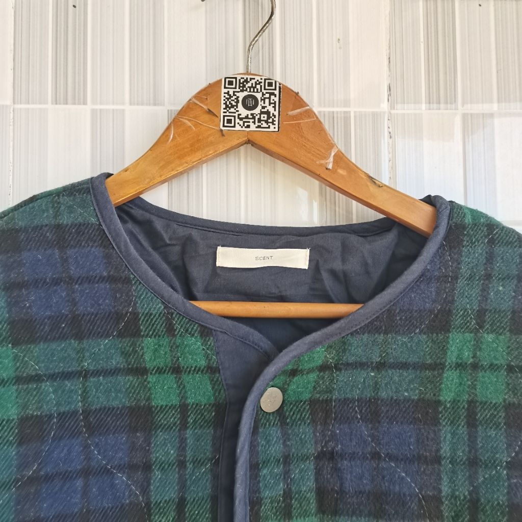 1001. INNER QUILTED FLANEL HIJAU KOTAK KOTAK SIZE L PRELOVED