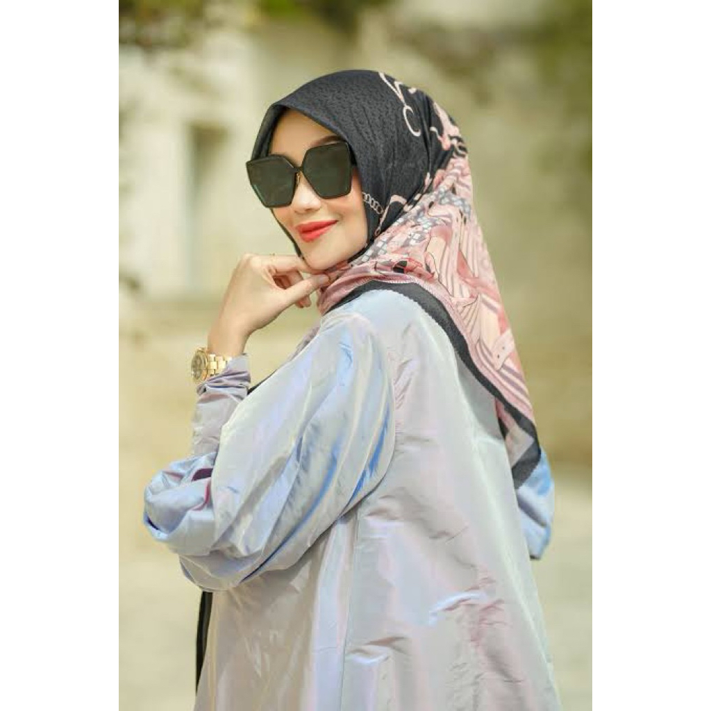 NEW AS-IS Buttonscarves x Diana DSAKS CHAIN 2 – La Bella Series (Voal Reguler)Black