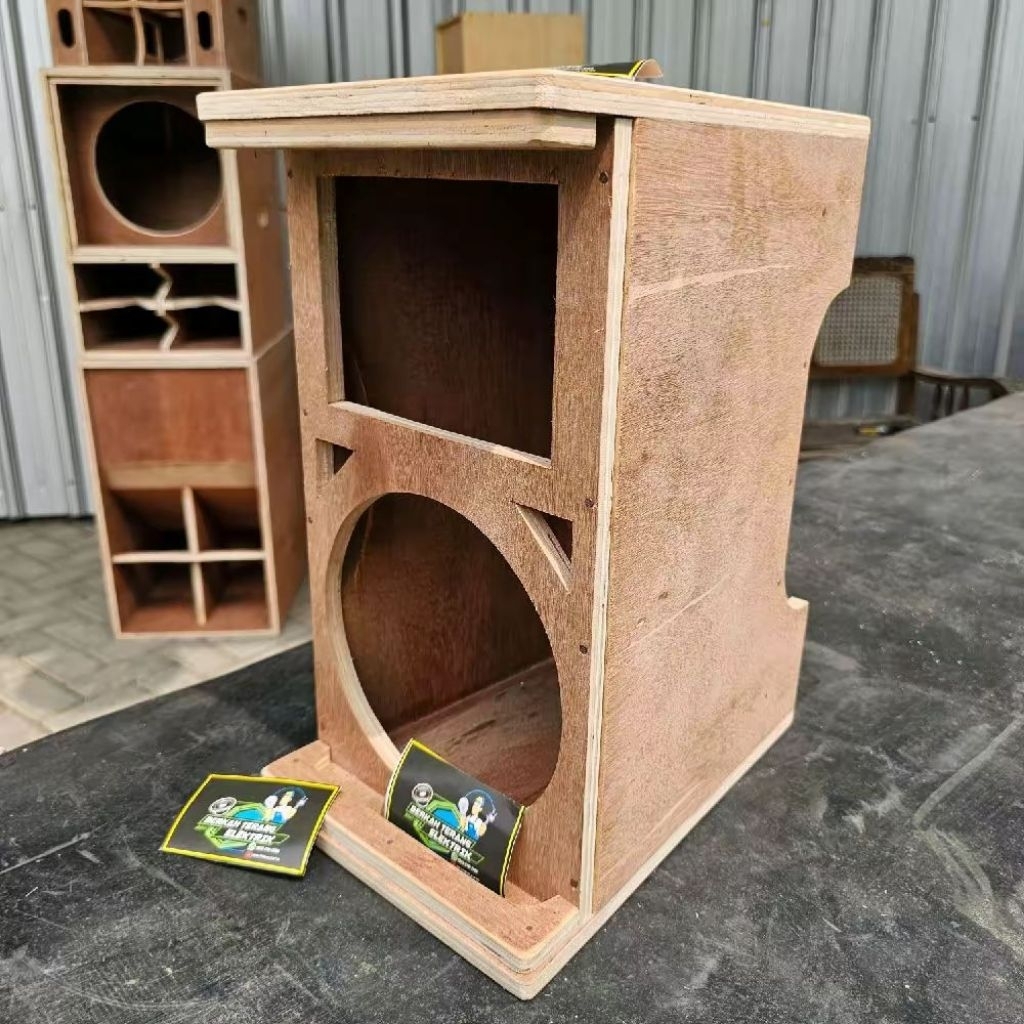 Box speaker array 8in sudah cat finishing tekstur kulit jeruk