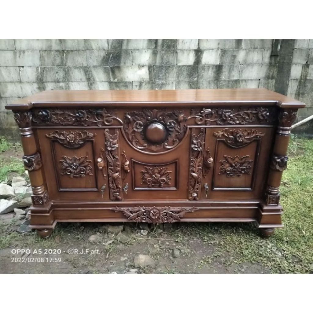 Buffet Aquarium Jati Jepara Motif Klasik ukiran