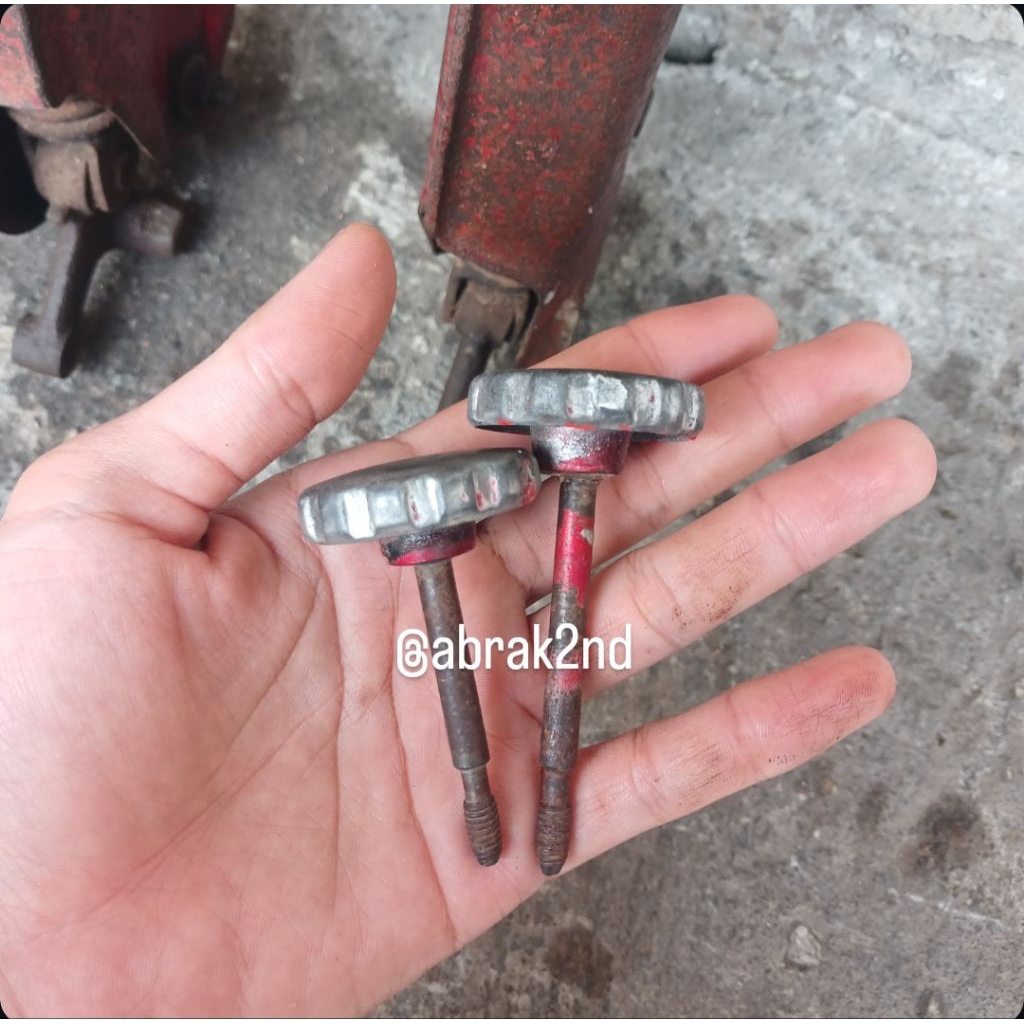 baut tutup aki c70 original