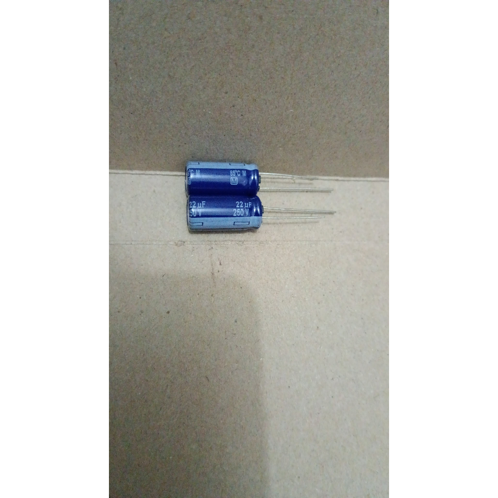 6903 kapasitor elco 22uf 22 uf 250v 250volt 250 volt panasonic M
