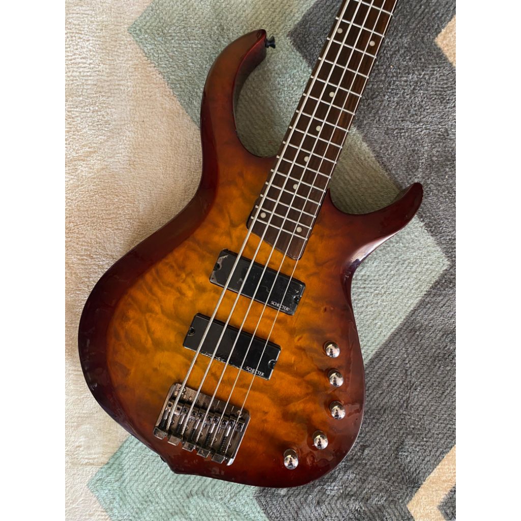 Bass 5string model marcus miller preamp aktive