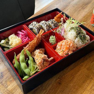 Bento Set Alas + Isi Tanpa Tutup Hitam Merah Melamin Tebal Tahan Panas Premium Onyx Piring Murah Seg