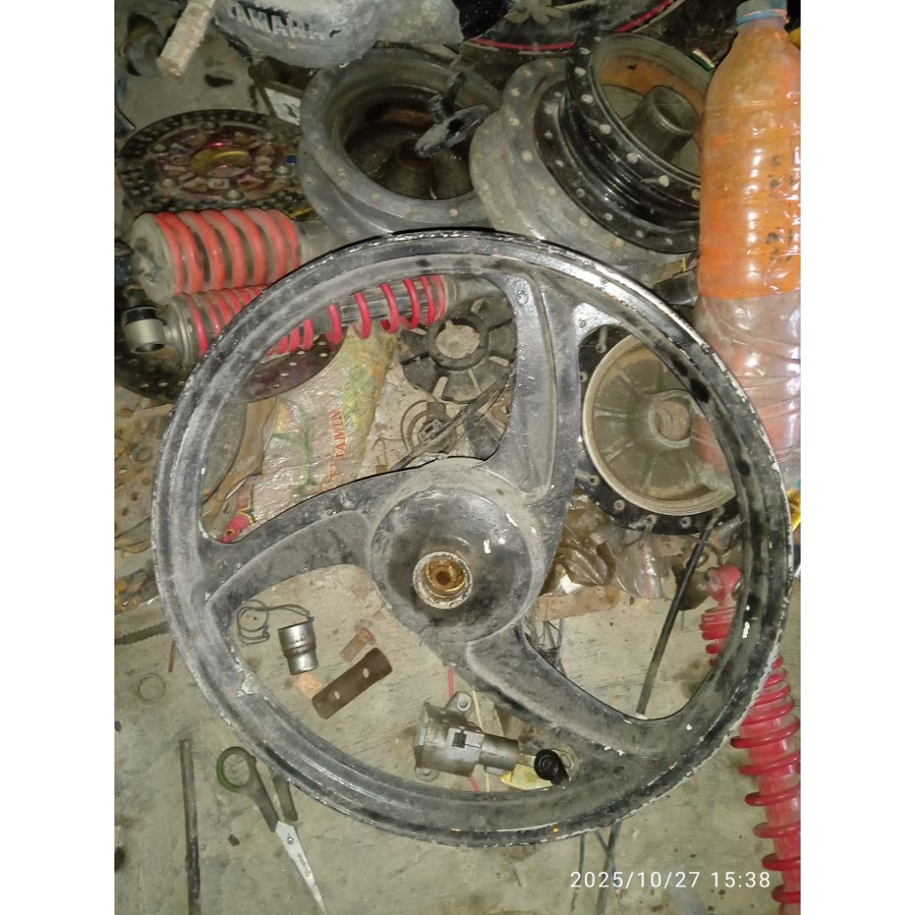 Velg depan Astrea grand, Supra tromol