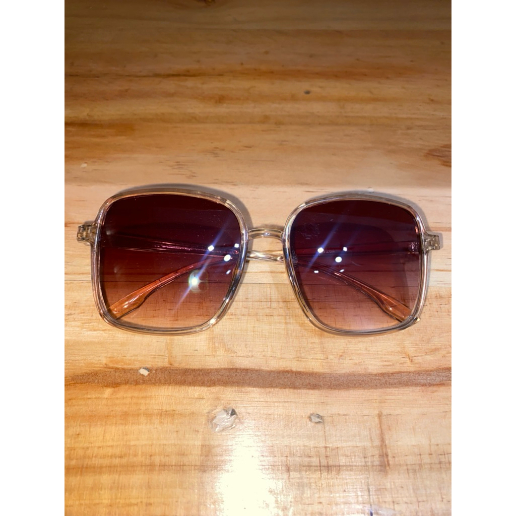 Kacamata Square Oversize Transparan Nude Lensa Gradasi Coklat - Fashion UV Protection