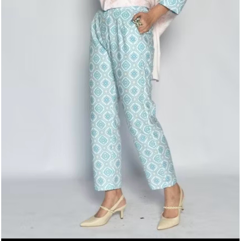 Dina Jayastri Pants Sideline