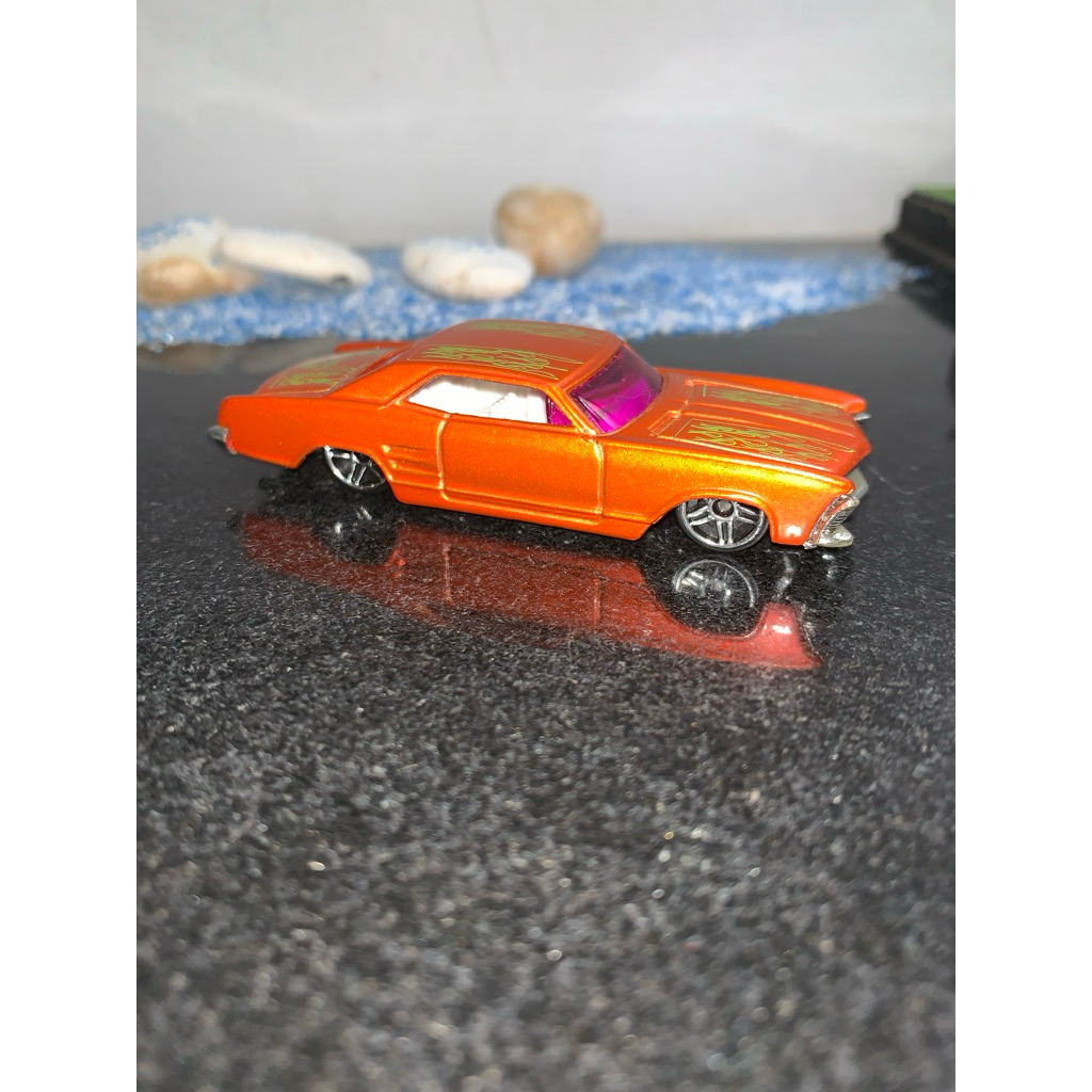 HOTWHEELS 64 BUICK RIVIERA