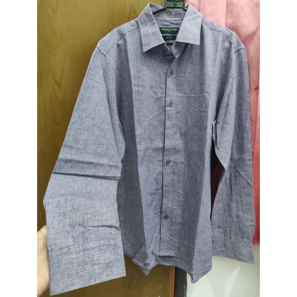 Kemeja Slim Fit Pria