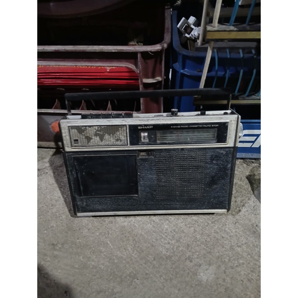 Radio sharp 135rb jadul antik kuno lawas vintage display anggap mati