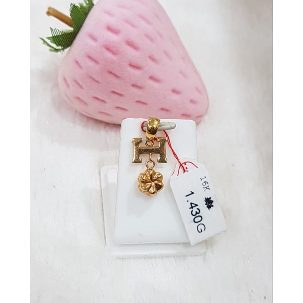 Liontin emas 70 huruf h