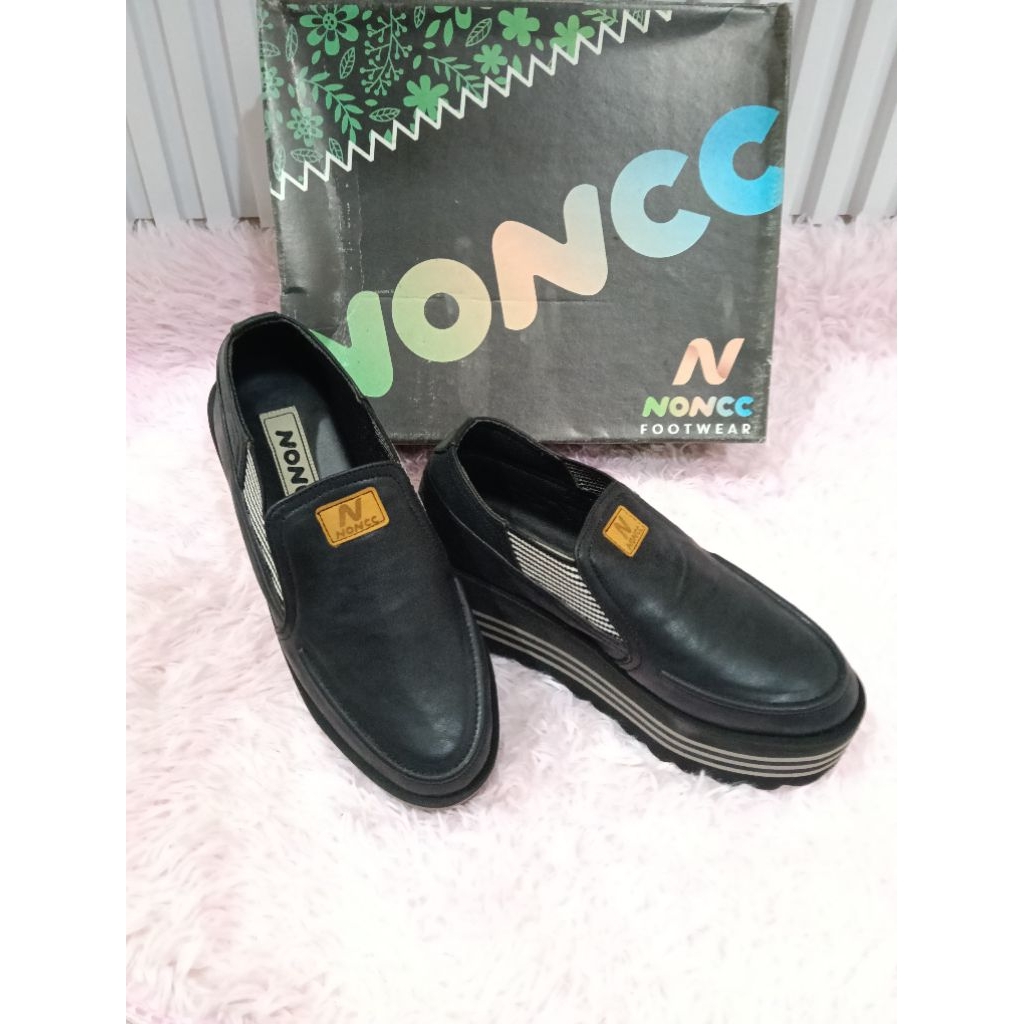 Sepatu Esyu Adelia Black (ORIGINAL Esyu)