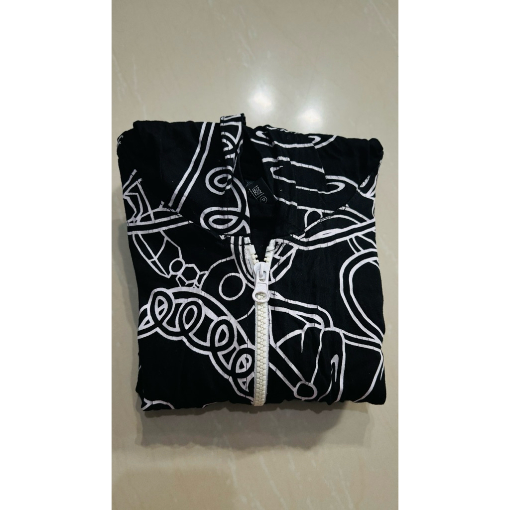 PRELOVED BAJU ROMPI HITAM ANAK LAKI PREMPUAN USIA 5-8 TAHUN