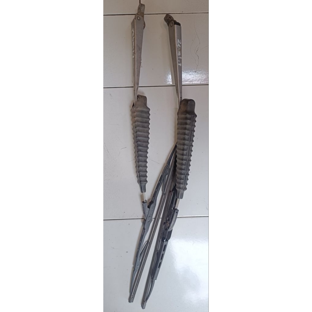 Wipper (Kanan Kiri) Sepasang Daihatsu Zebra 1.3