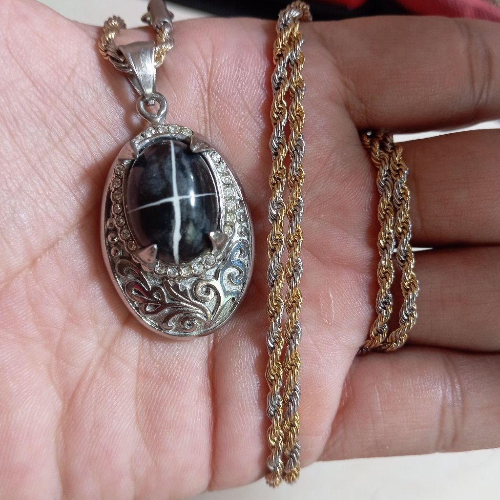 kalung liontin batu akik tapak jalak hitam ring titanium dim 18x13mm