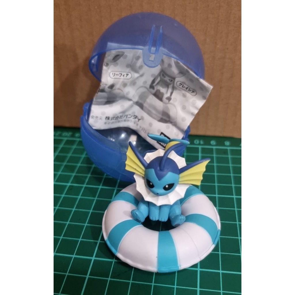 Gashapon, Gachapon VAPOREON Eevee Evolution Puka Puka Floating Ring