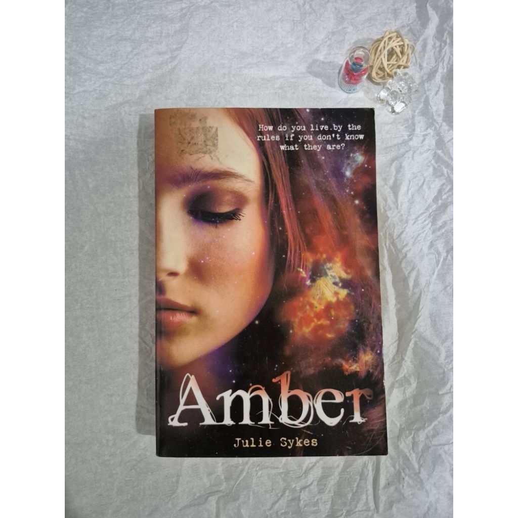 PRELOVED - (English) Novel Sci-Fi Amber by Jullie Skyes