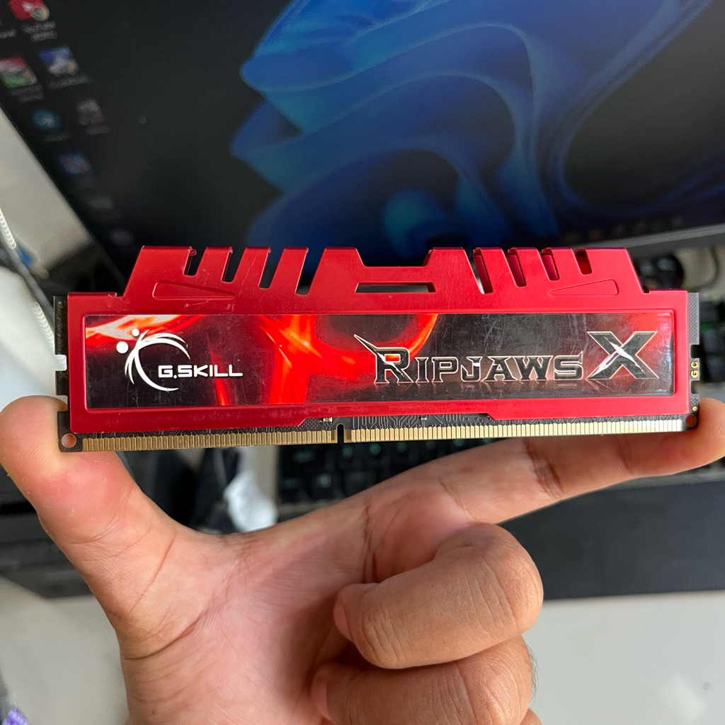 RAM GAMING G.SKILL RIPJAWS X 4GB PC3-14900/1866MHZ DDR3 MERAH