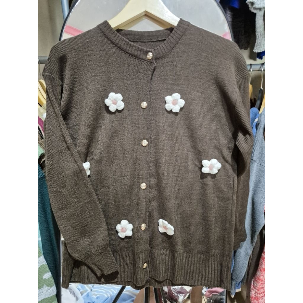 Cardi Rajut Bunga Besar Timbul Ld 120