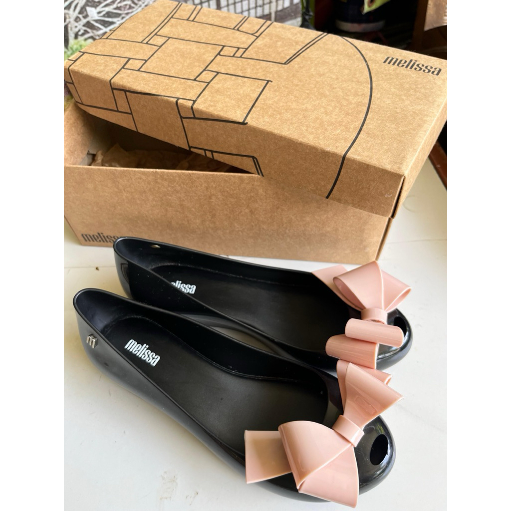 Preloved Flatshoes Melissa Hitam - Like New