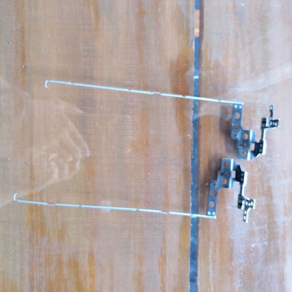 engsel laptop lenovo ideapad 3 14IGL05