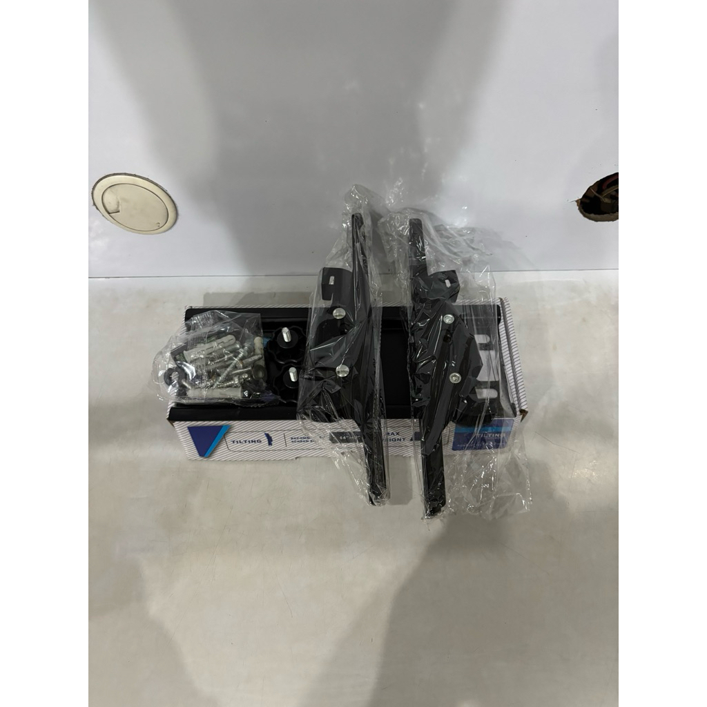 BREKET BRACKET TV 19 24 32 inch Samsung Hisense 19" 24" 32" inch easy install
