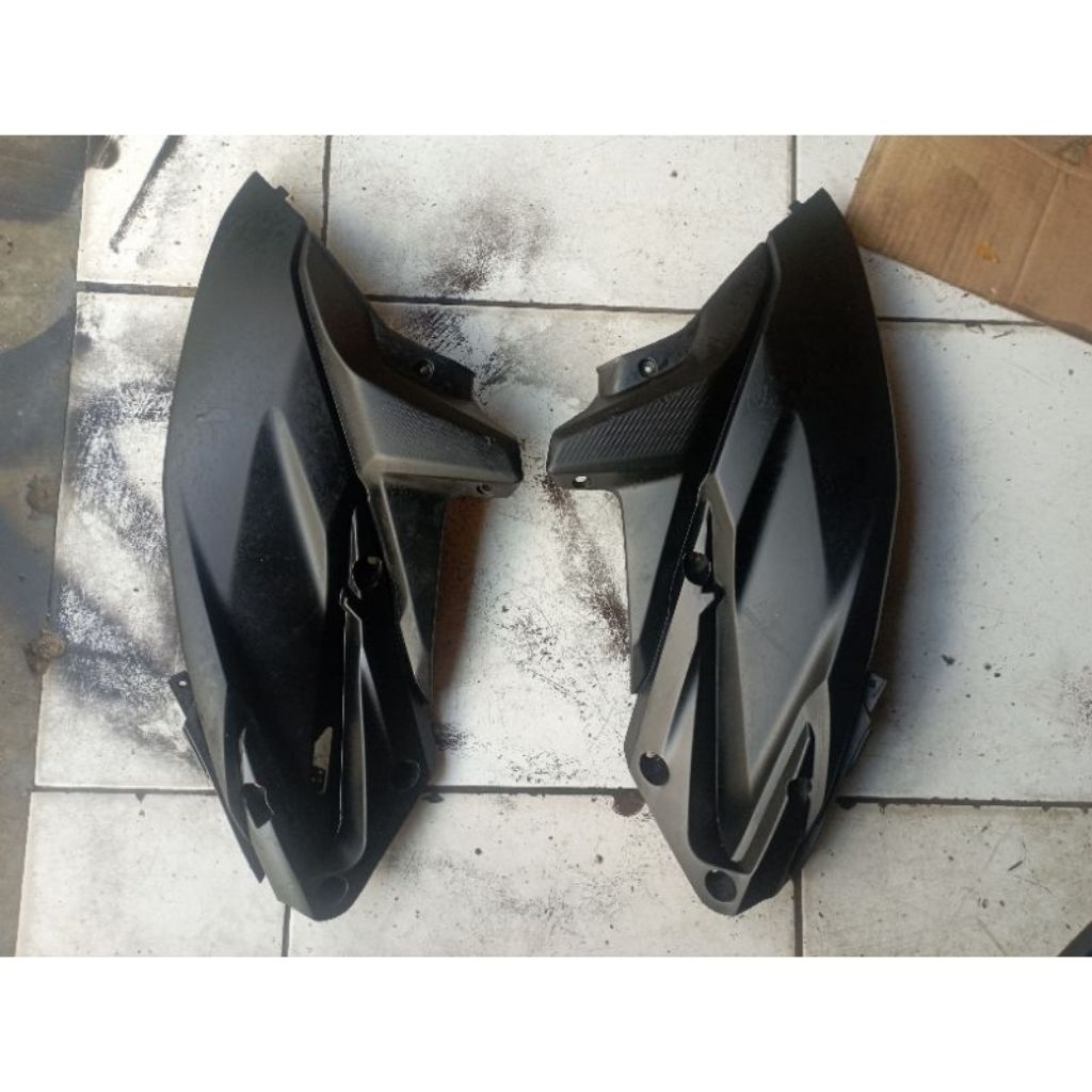 sambungan body/cover body samping vario 125 old bolham KZR original copotan