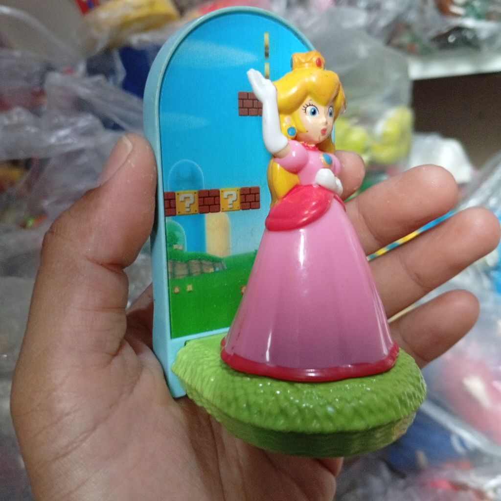 happy meal toys mario Bros princess hologram