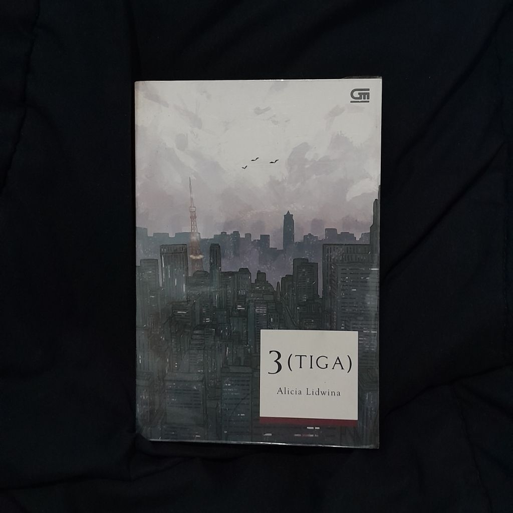 Novel Preloved 3 (Tiga) - Alicia Lidwina