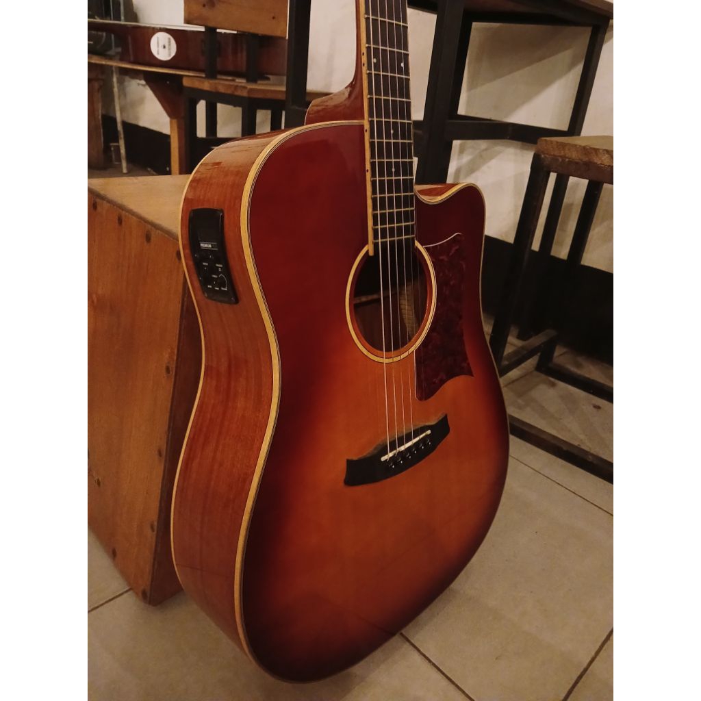 Gitar Akustik Tanglewood