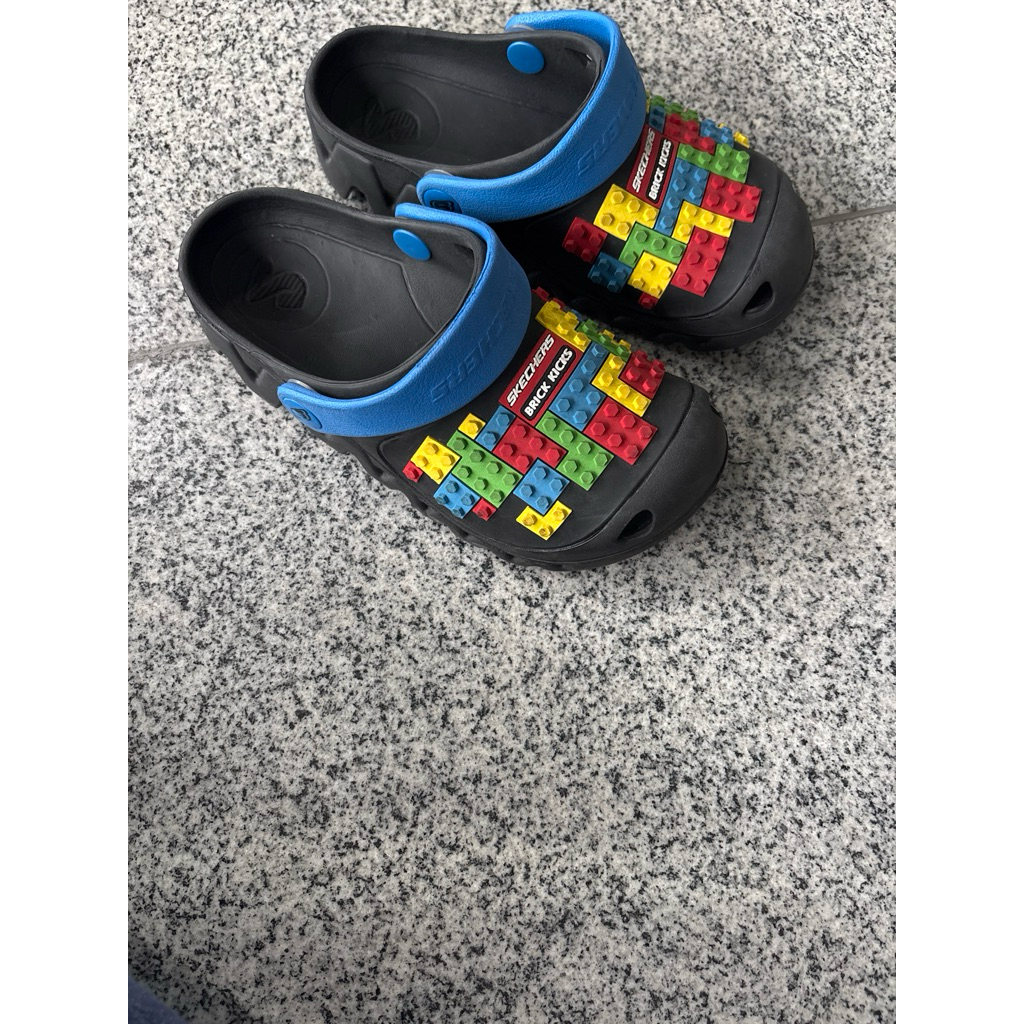sendalSkechers anak laki