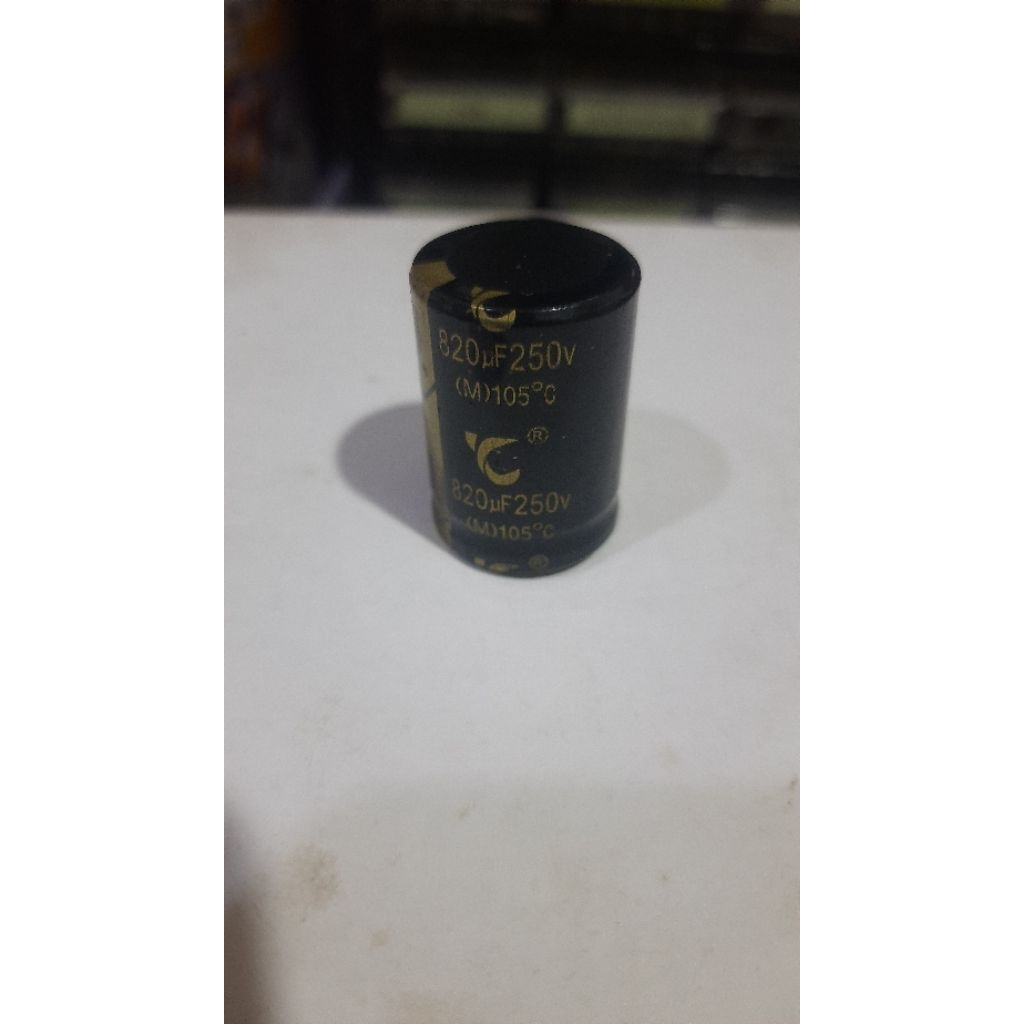 Elco 820UF 250V