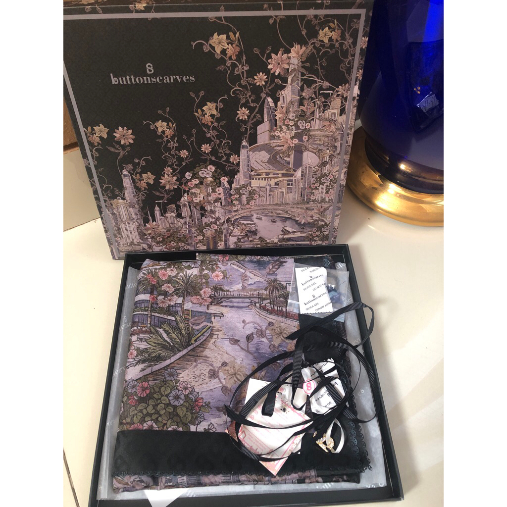 buttonscarves dubai 2