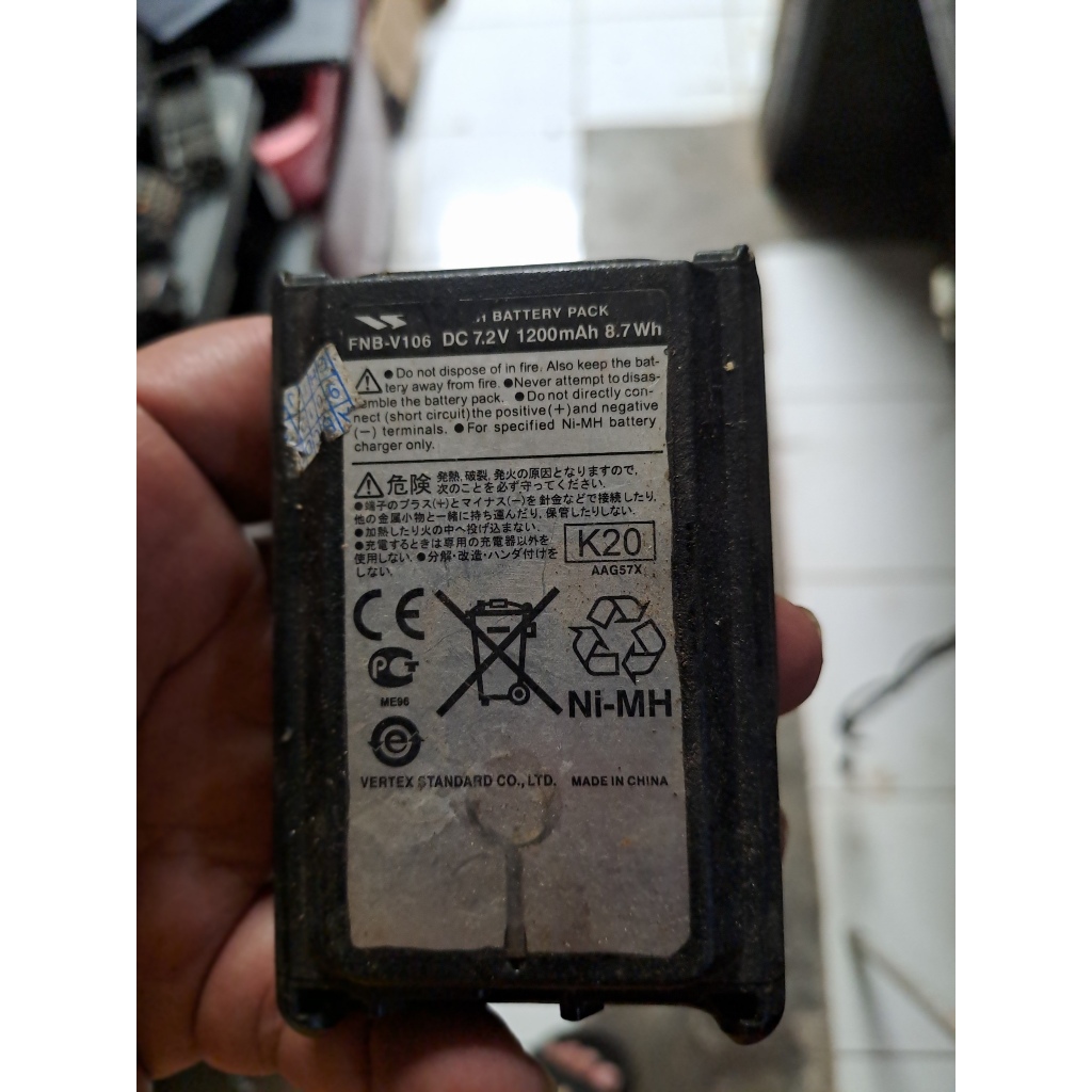 Battery Ht Vertex Standard FNB-V106 Baterai Buat Ht Vertex Standard  tipe Fnb V106  Kondisi Rusak