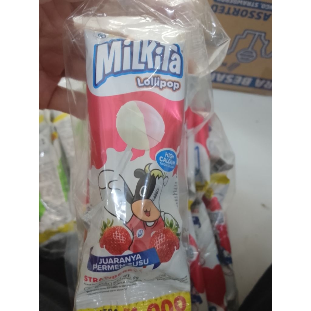 isi 3 pcs permen susu lolipop milkita