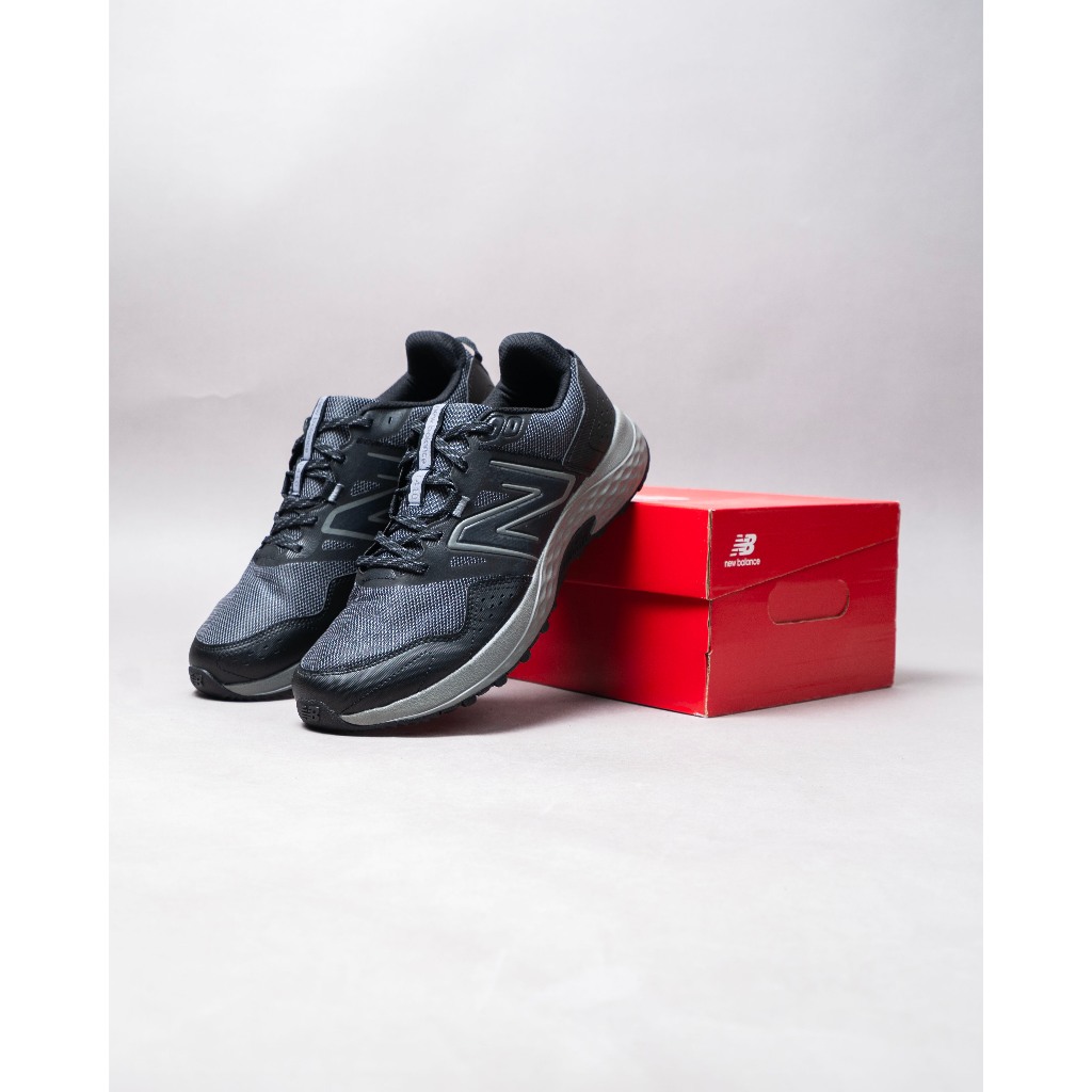 Sepatu Trail Run / New Balance T410 v8 - Black Grey