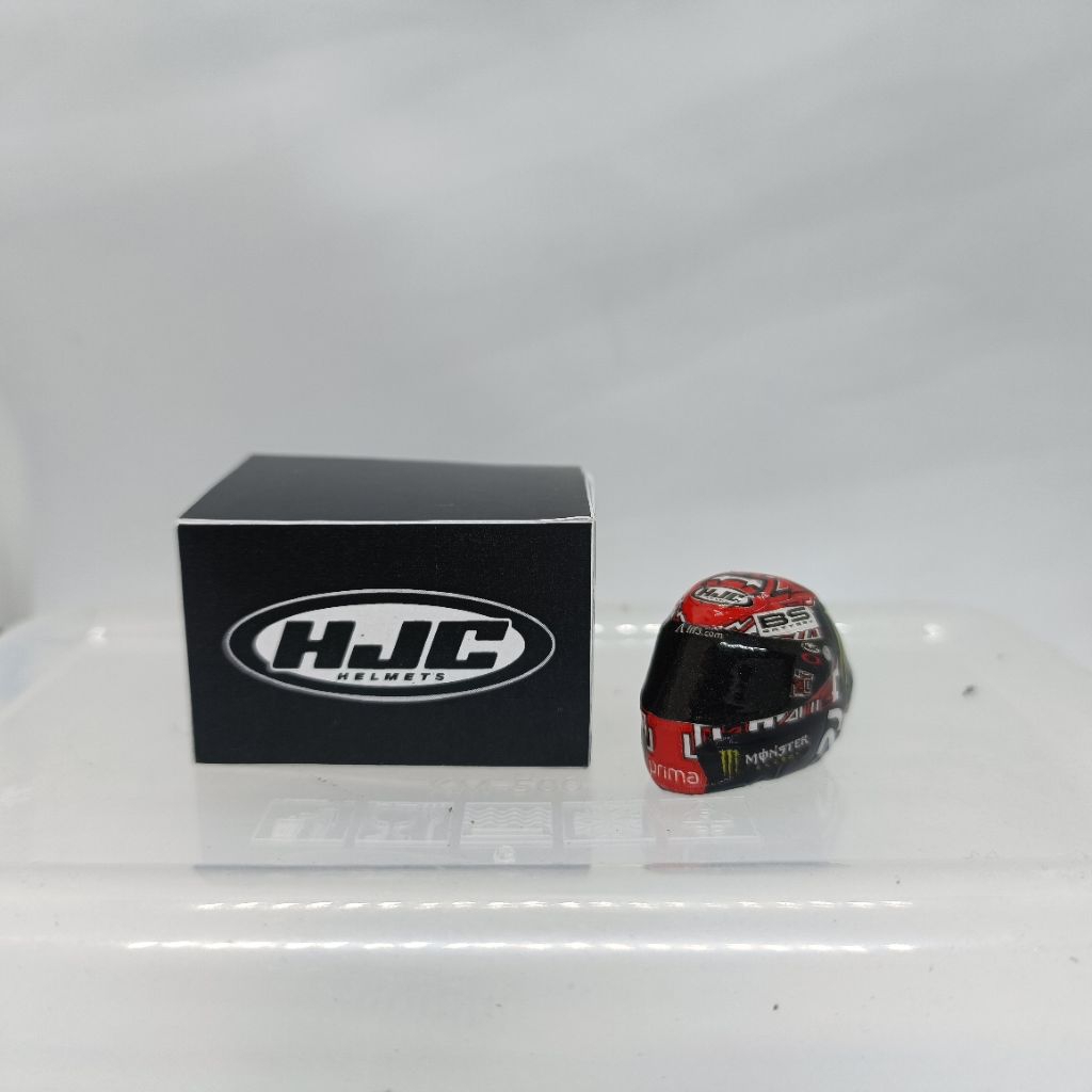 miniatur helm motogp fabio quartararo season 2025 skala 1:12