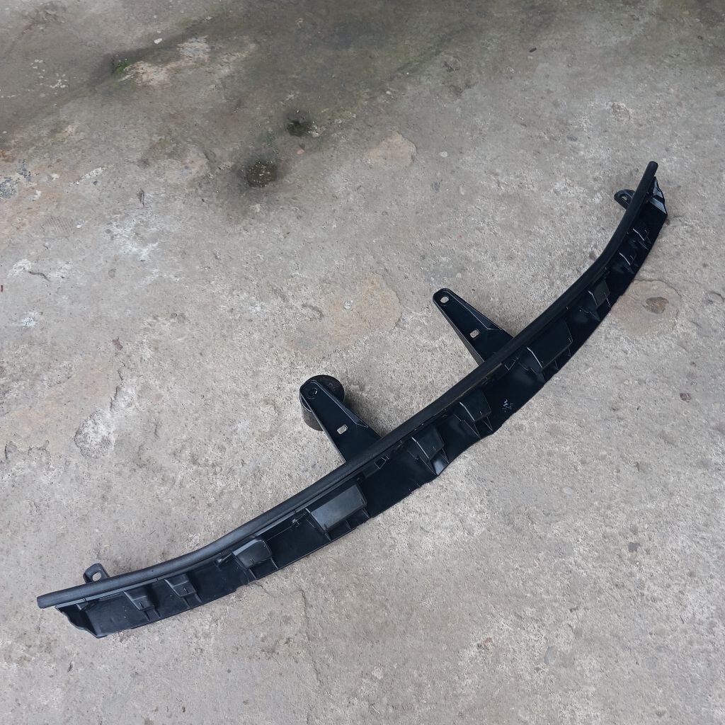 bracket gril vnt fortuner 2015