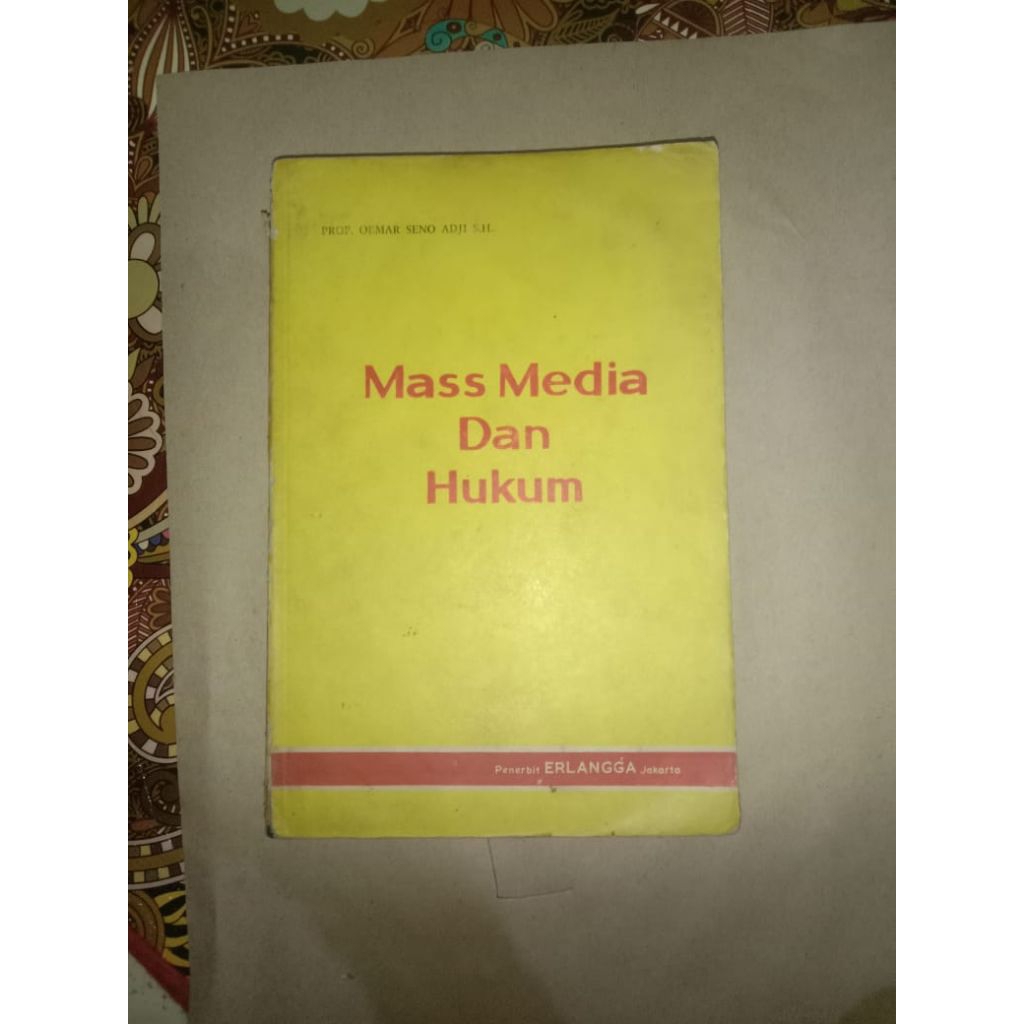 BUKU MASS MEDIA DAN HUKUM