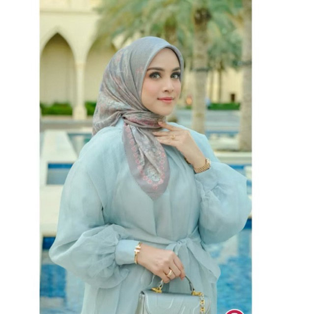 PRELOVED / PL BUTTONSCARVES