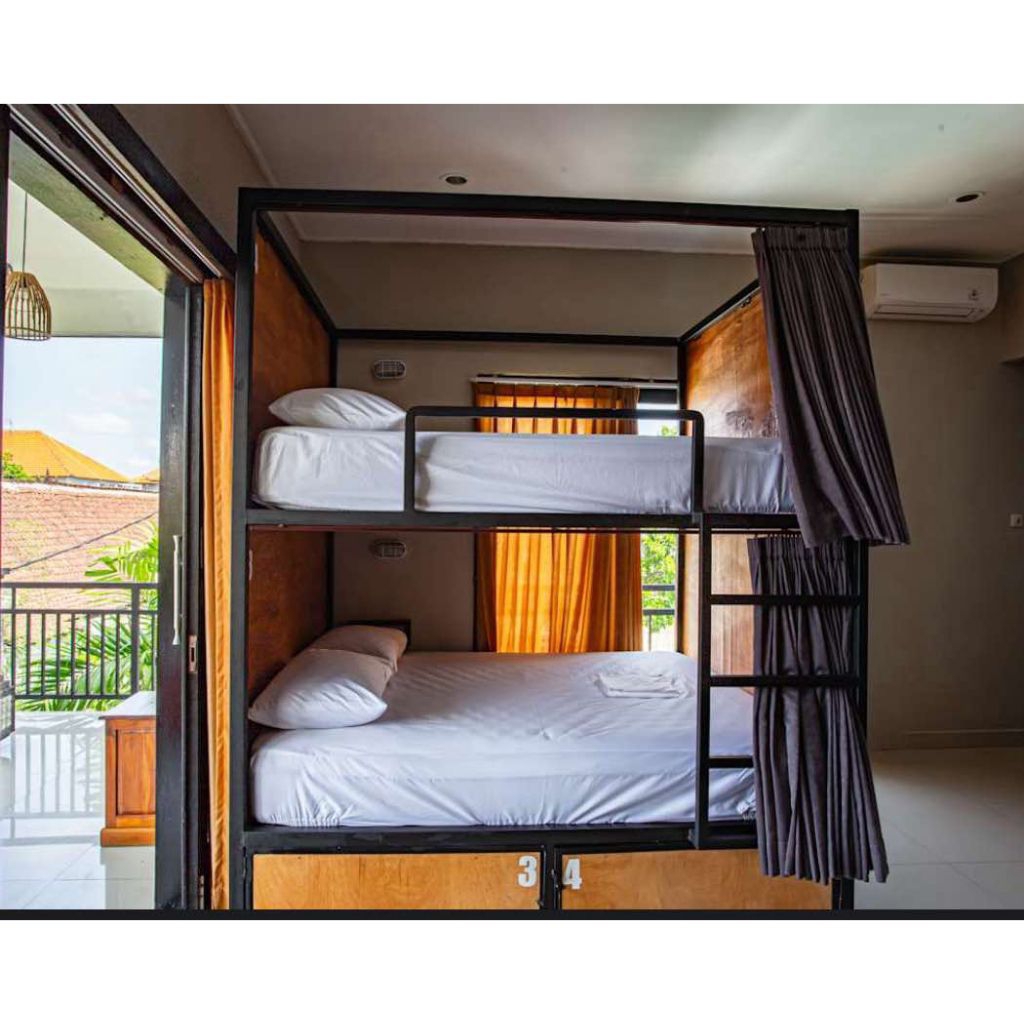 Dipan tempat tidur industrial kayu jati & besi ranjang minimalis modern