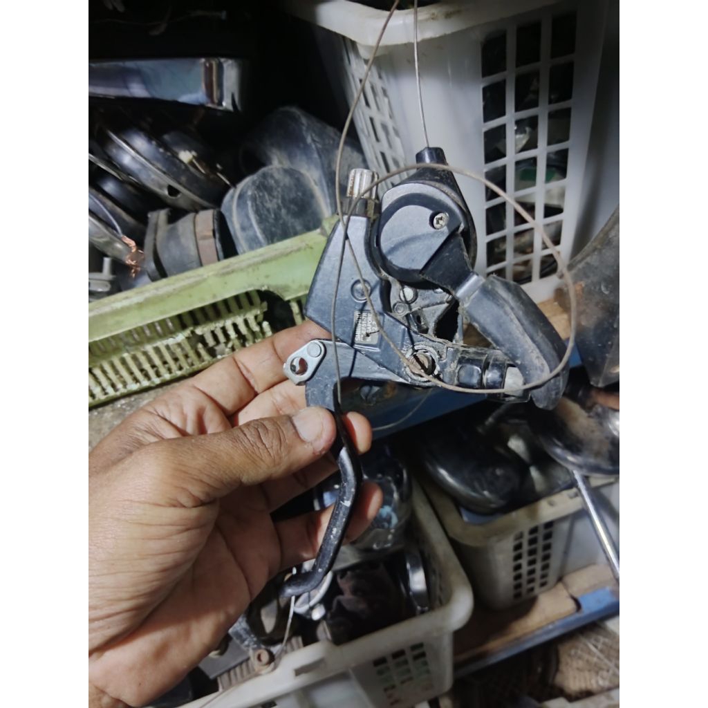 shifter operan gigi sepeda shimano original SHIMANO ST-EF51-A7R 7 SPEED RIGHT EZ-FIRE DUAL GEAR SHIF